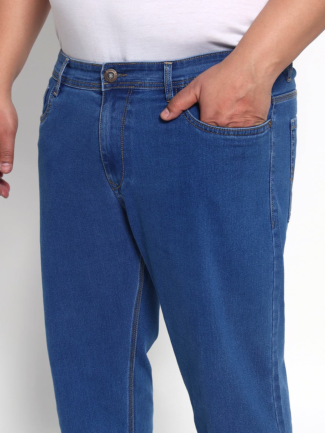 Mild Bleach Plus Size Midrise Comfort Fit Strech Jeans